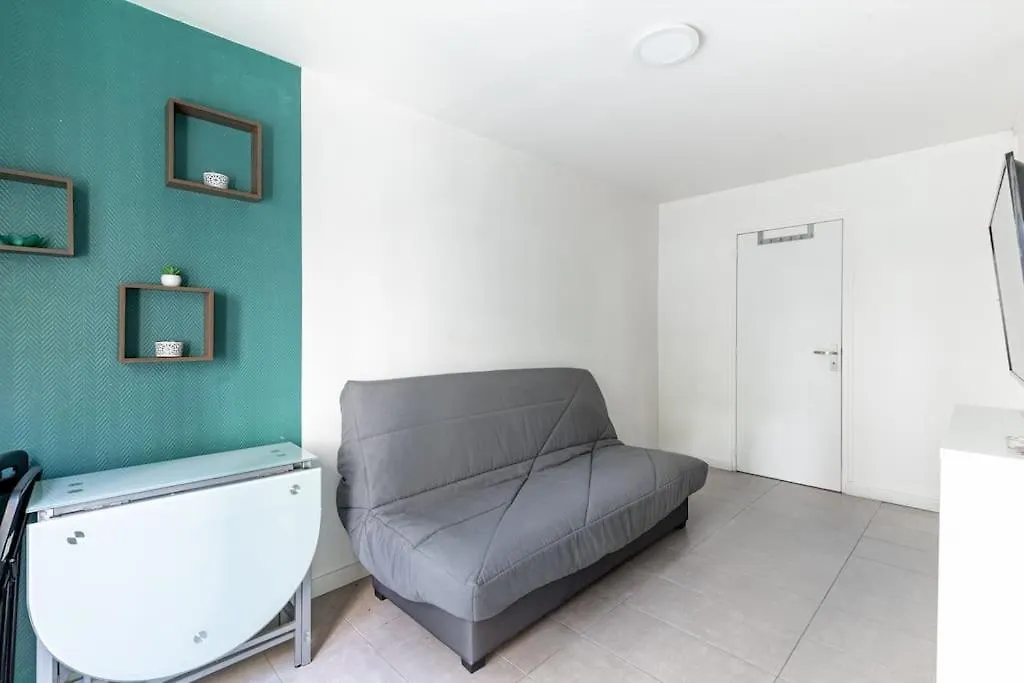 Menilmontant Pere-Lachaise Charmant Appartement 1Br-4P Paris 0*,  France