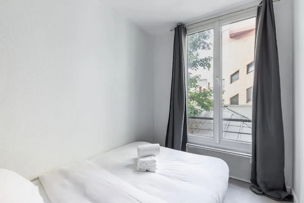 Apartment Menilmontant Pere-Lachaise Charmant Appartement 1Br-4P Paris France